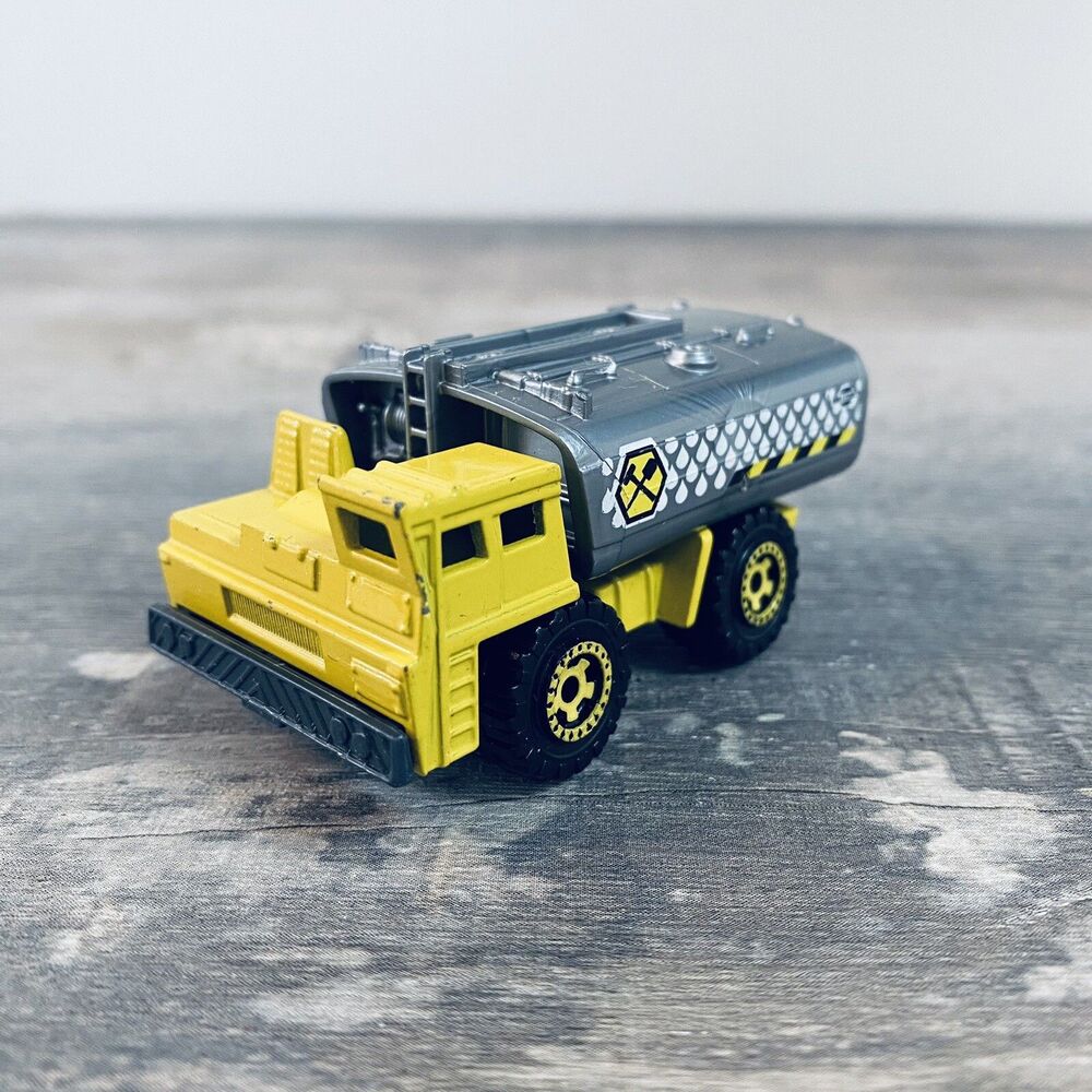 Matchbox. Water Hauler Construction Service Truck 2.5”